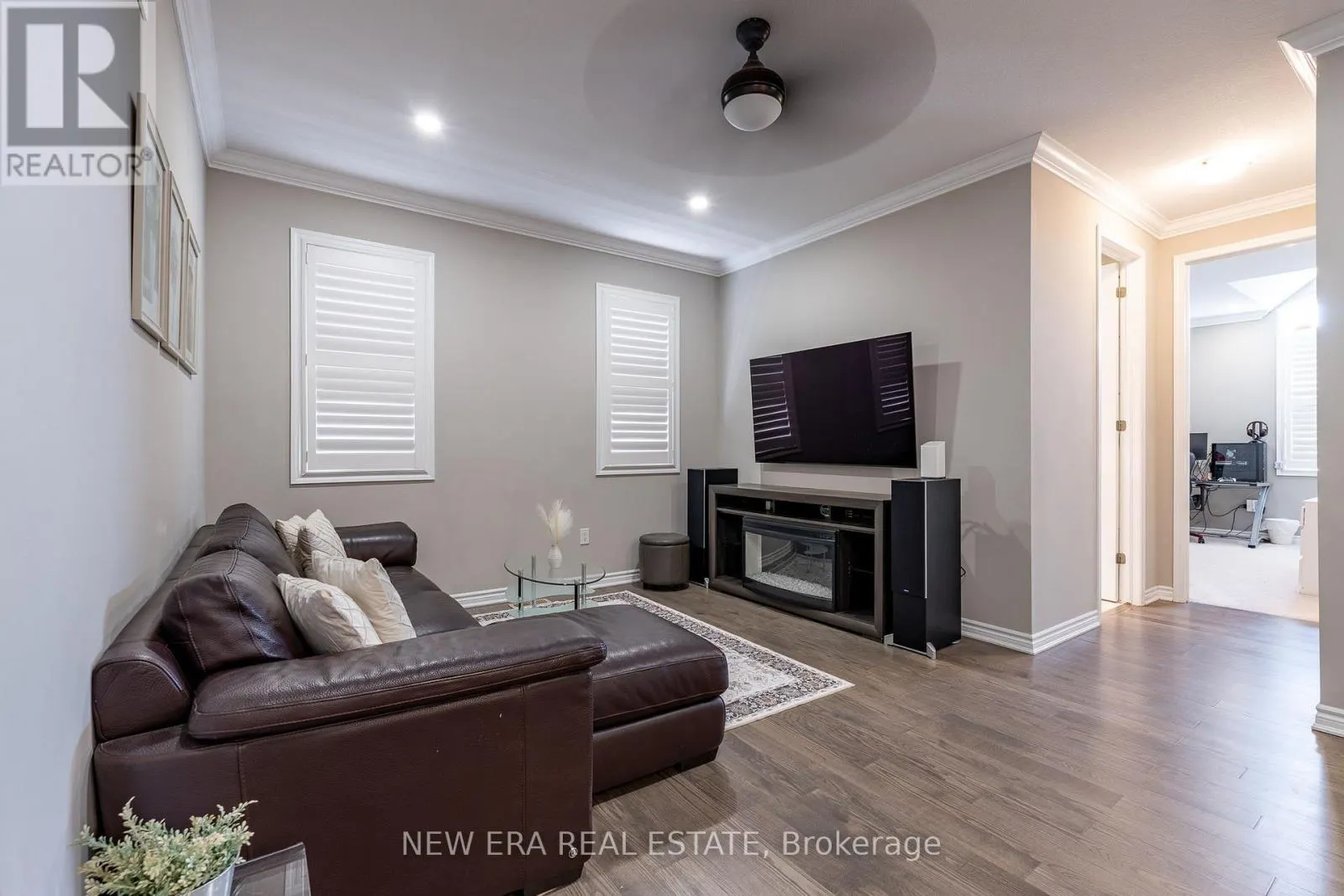 455 EQUESTRIAN WAY