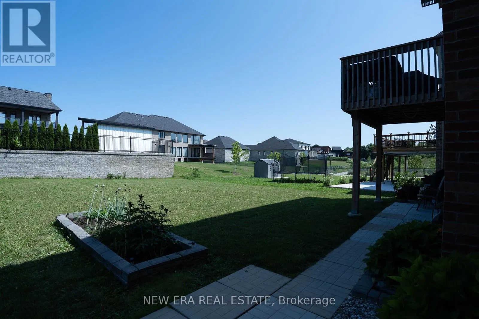 455 EQUESTRIAN WAY
