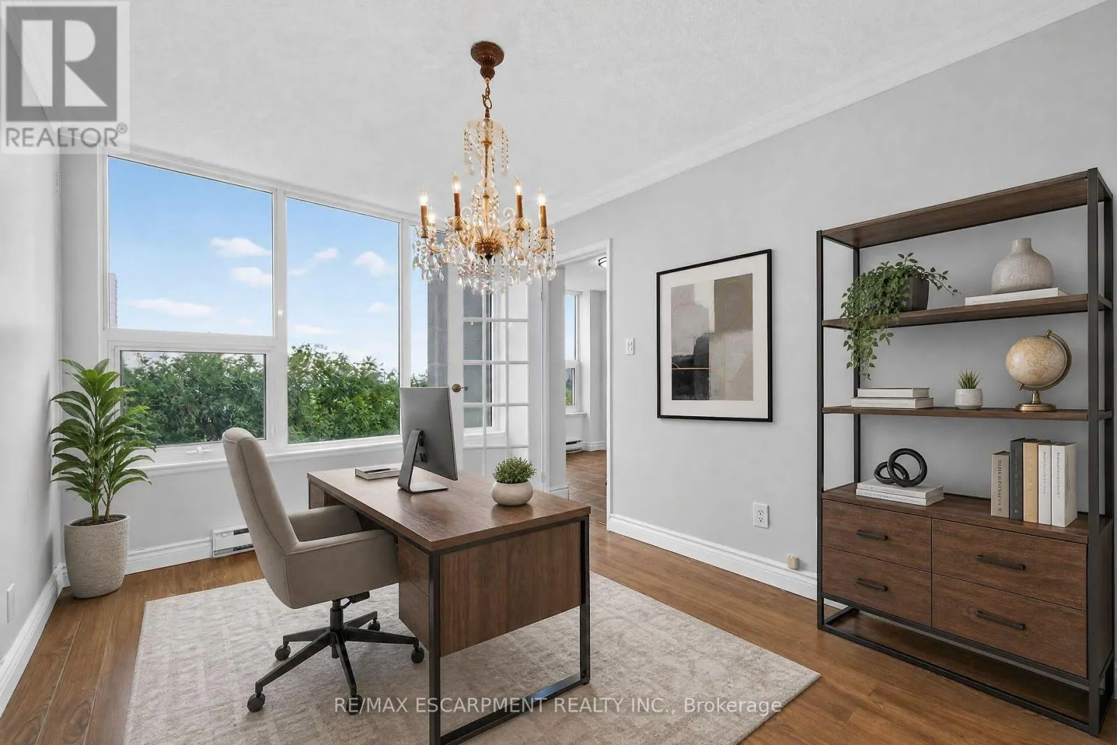 808 - 75 QUEEN STREET N