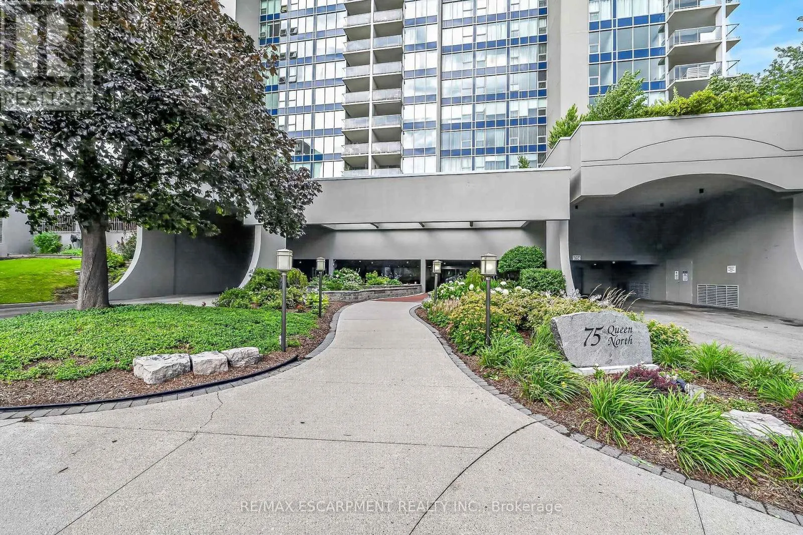 808 - 75 QUEEN STREET N