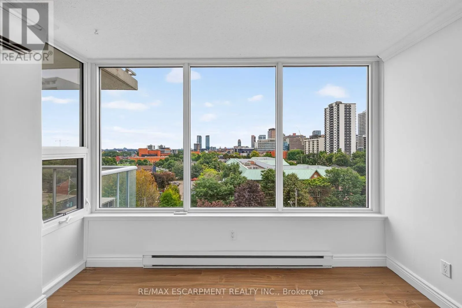808 - 75 QUEEN STREET N