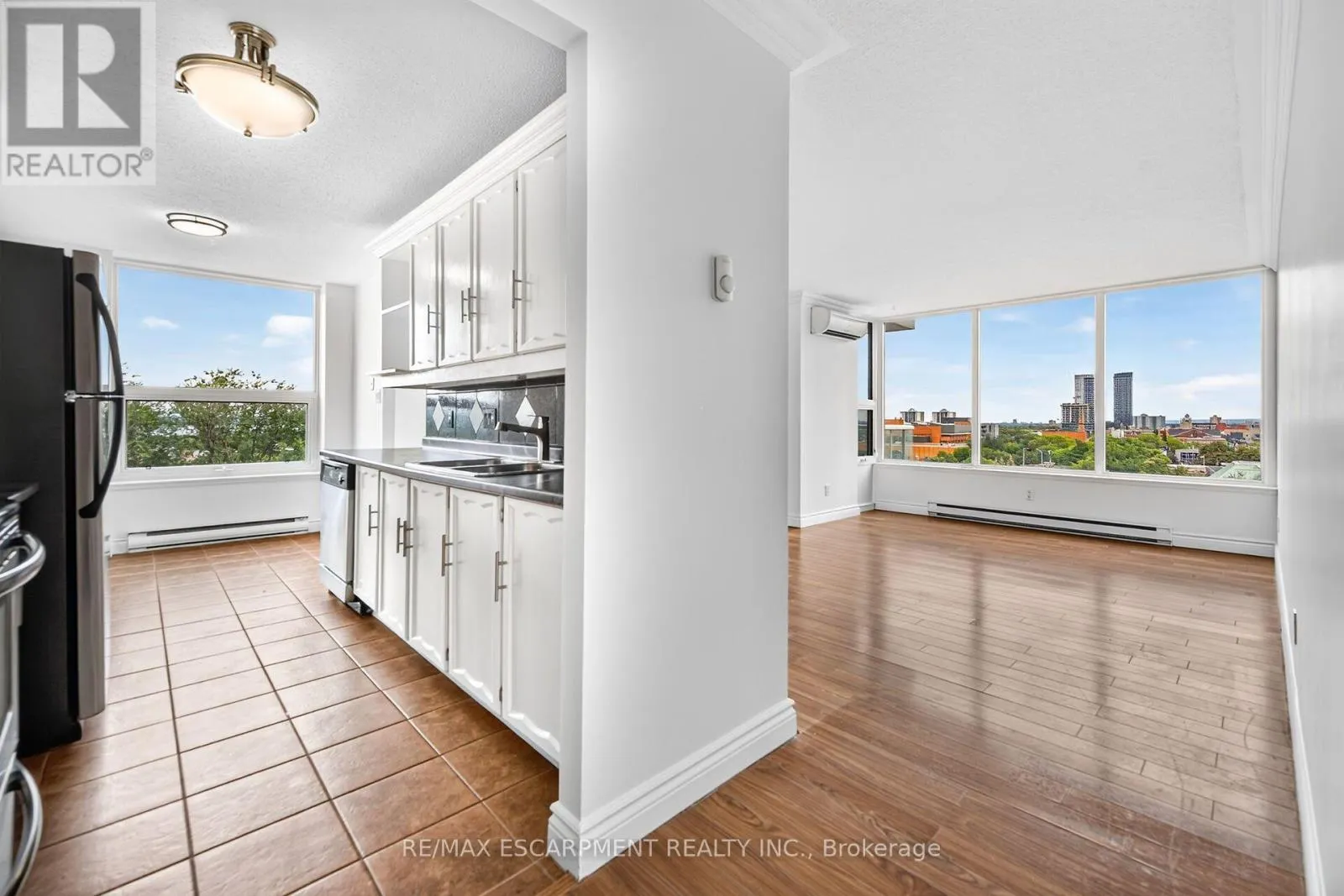 808 - 75 QUEEN STREET N