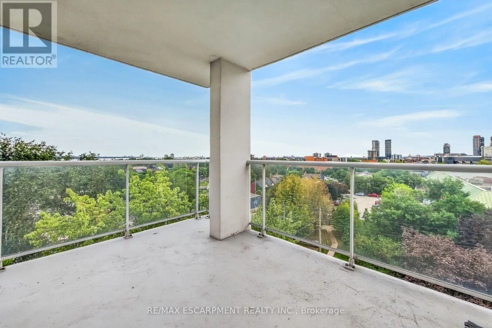 808 - 75 QUEEN STREET N
