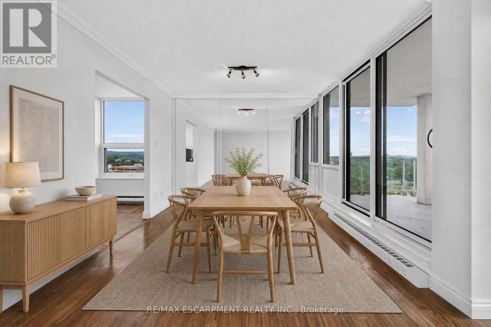 808 - 75 QUEEN STREET N