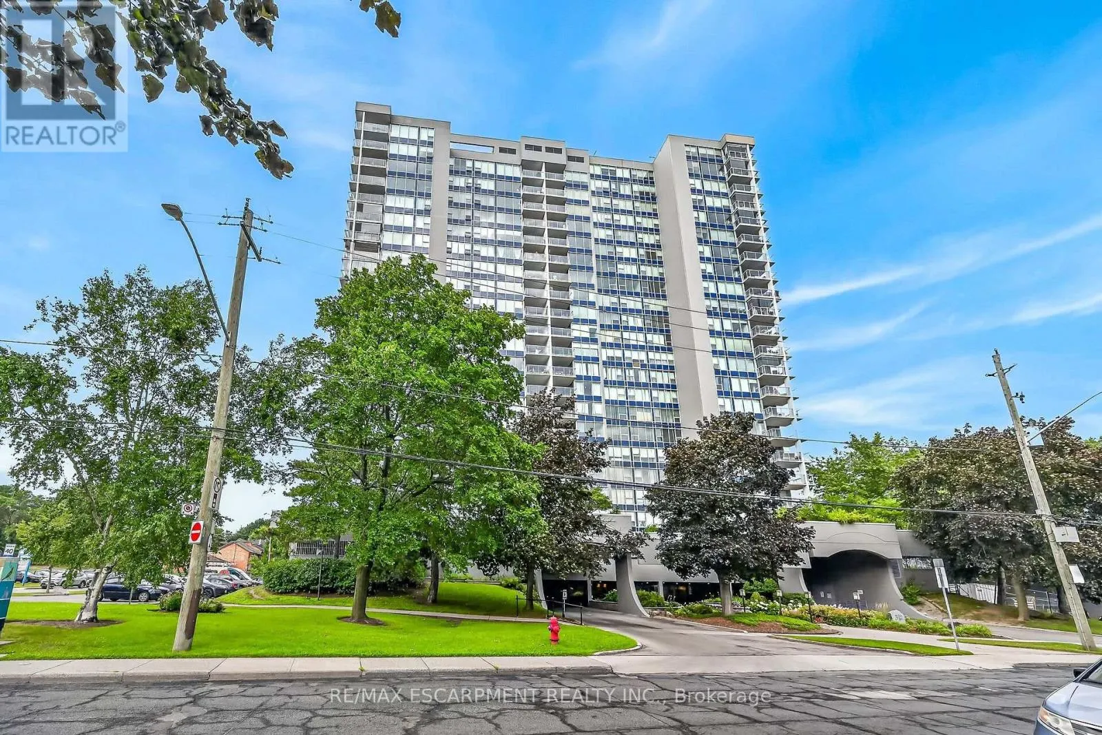 808 - 75 QUEEN STREET N