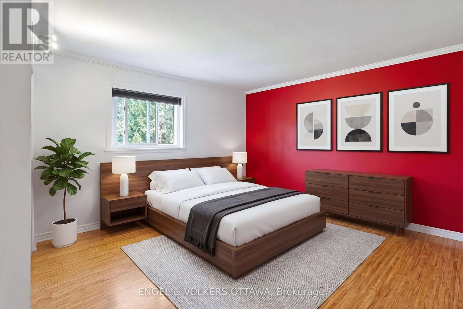 1124 DES POMMIERS STREET