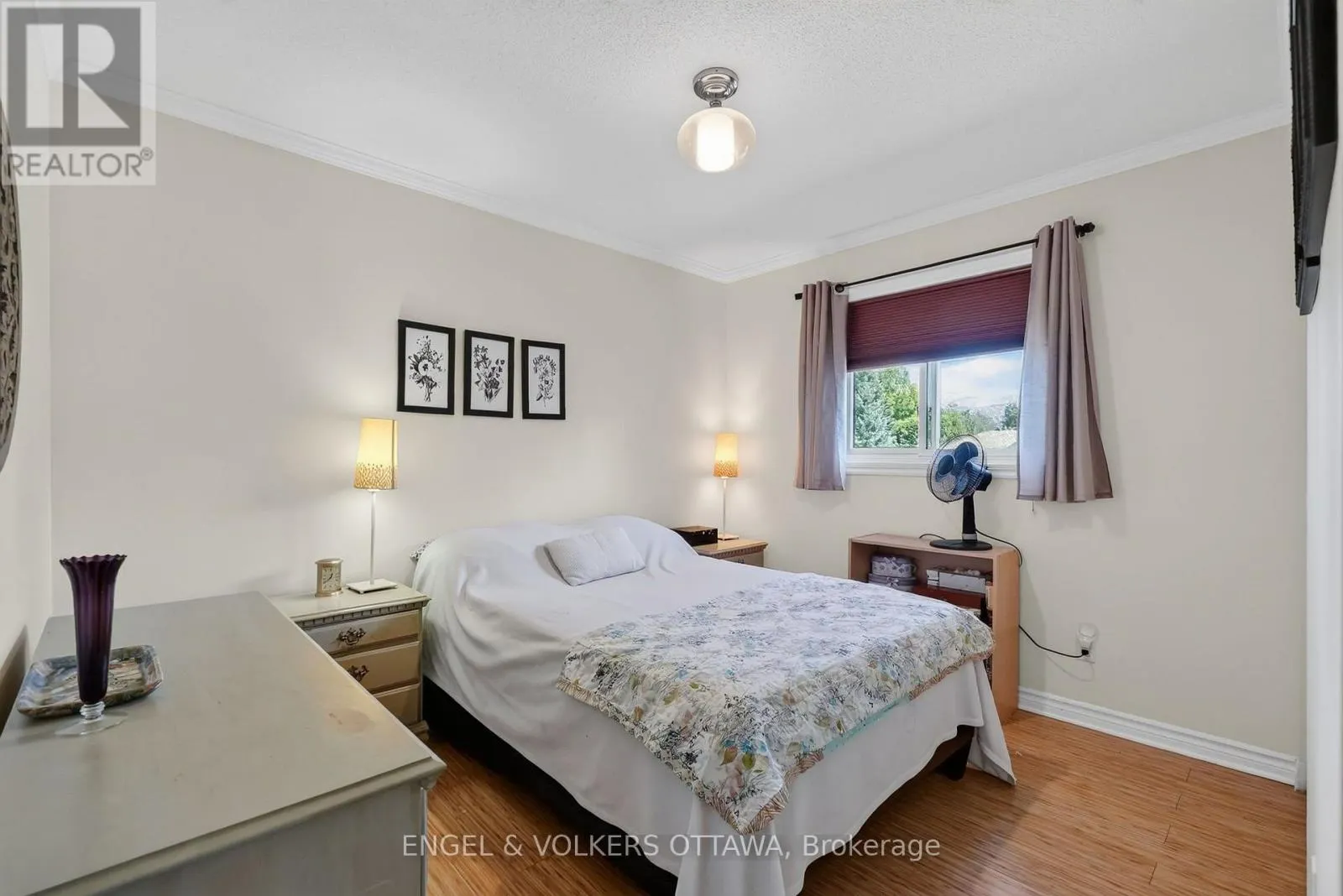 1124 DES POMMIERS STREET