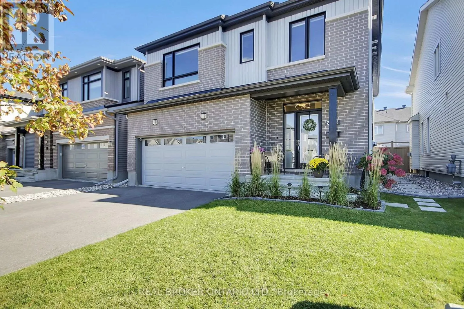 352 FINIAL WAY