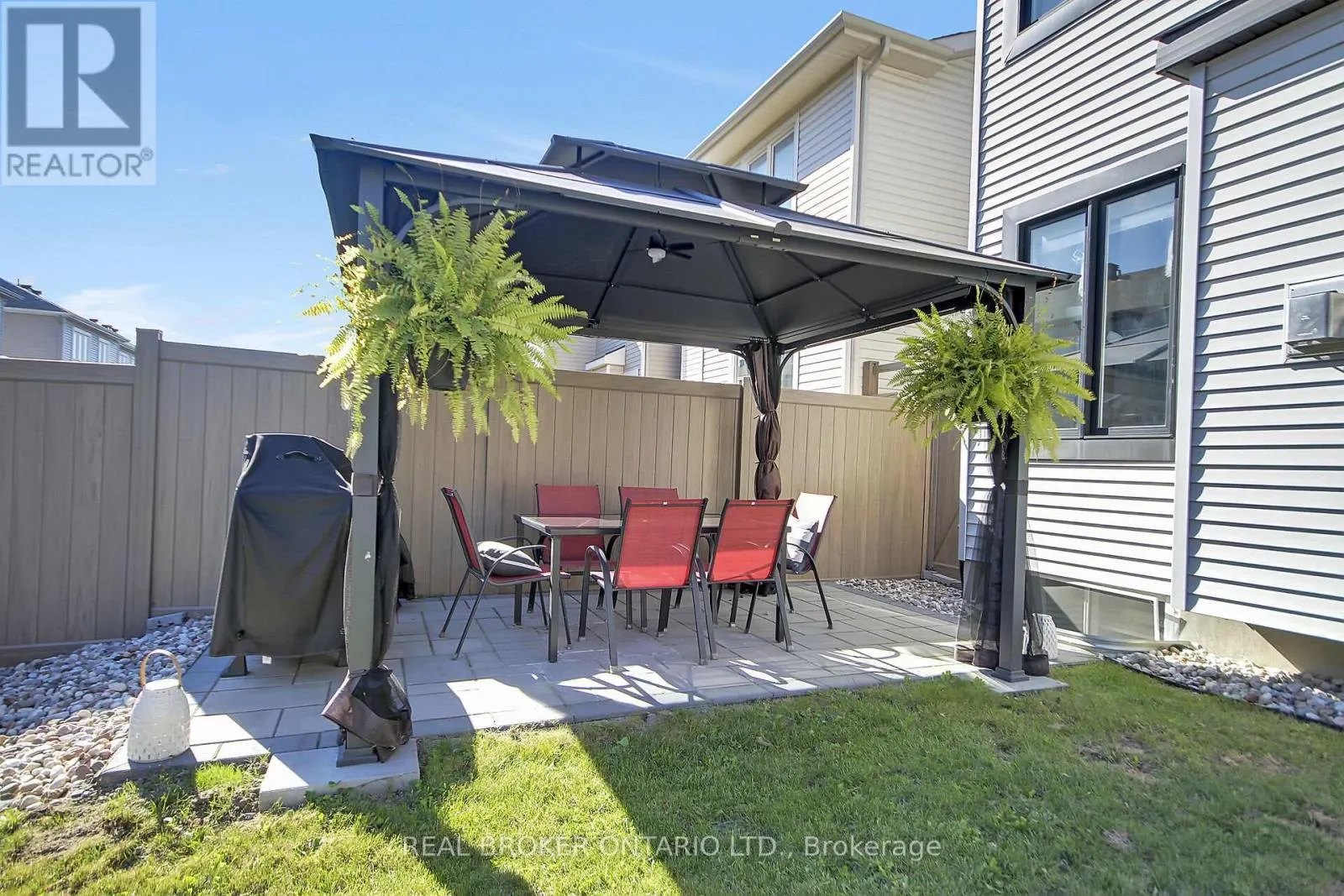 352 FINIAL WAY