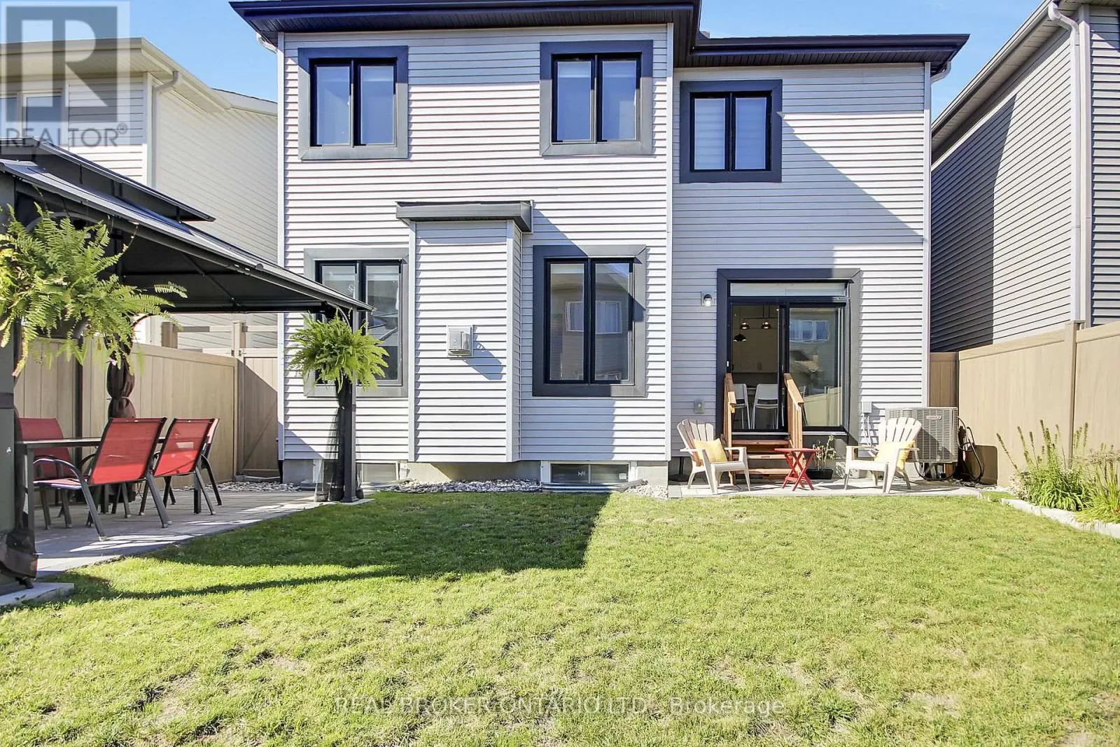352 FINIAL WAY