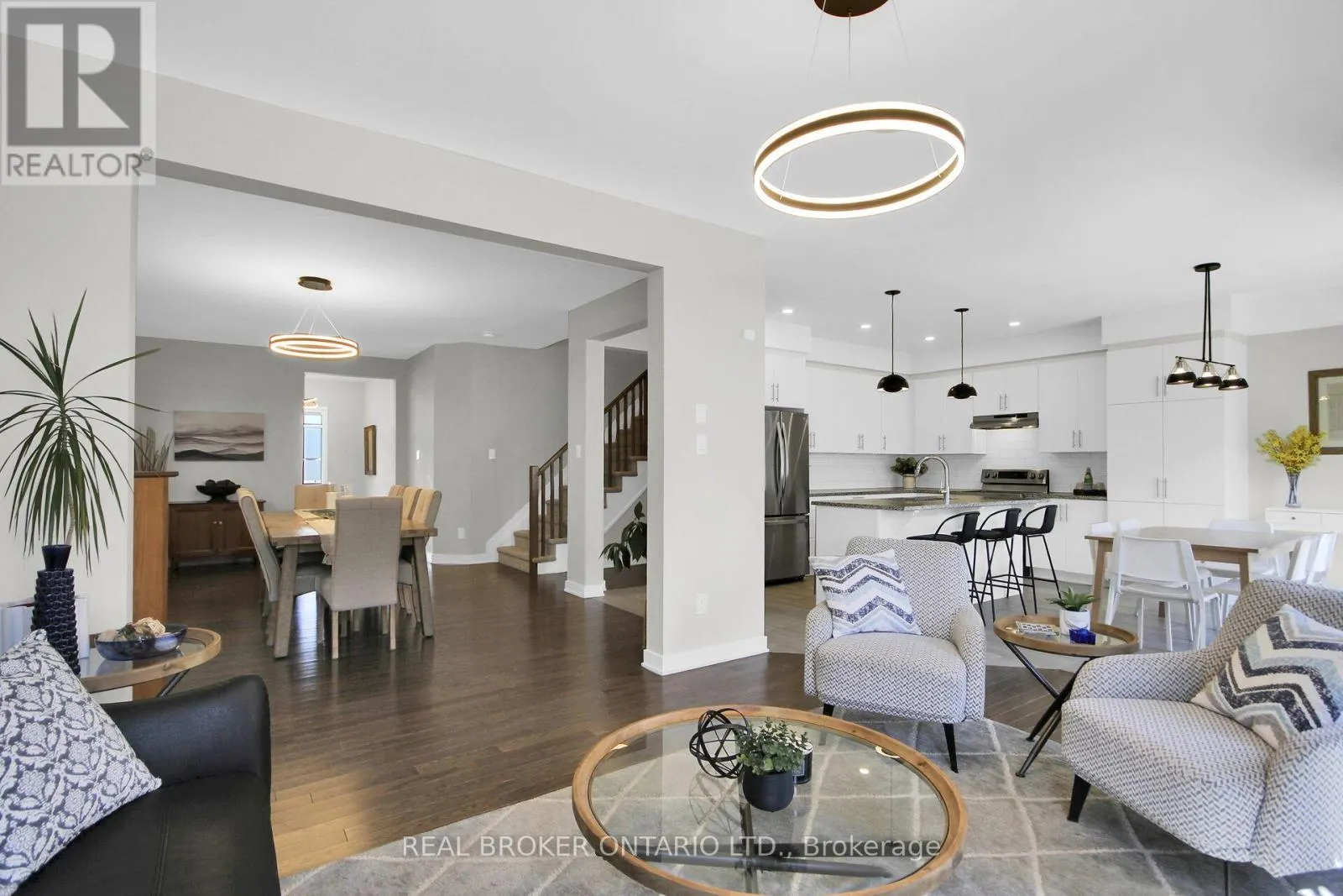 352 FINIAL WAY