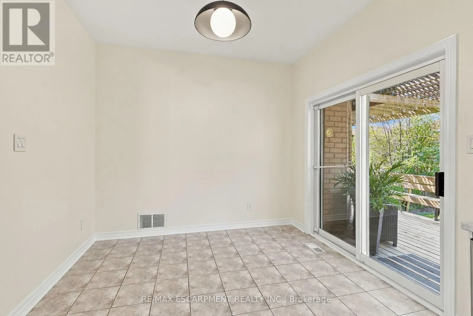 15 DALRYMPLE DRIVE