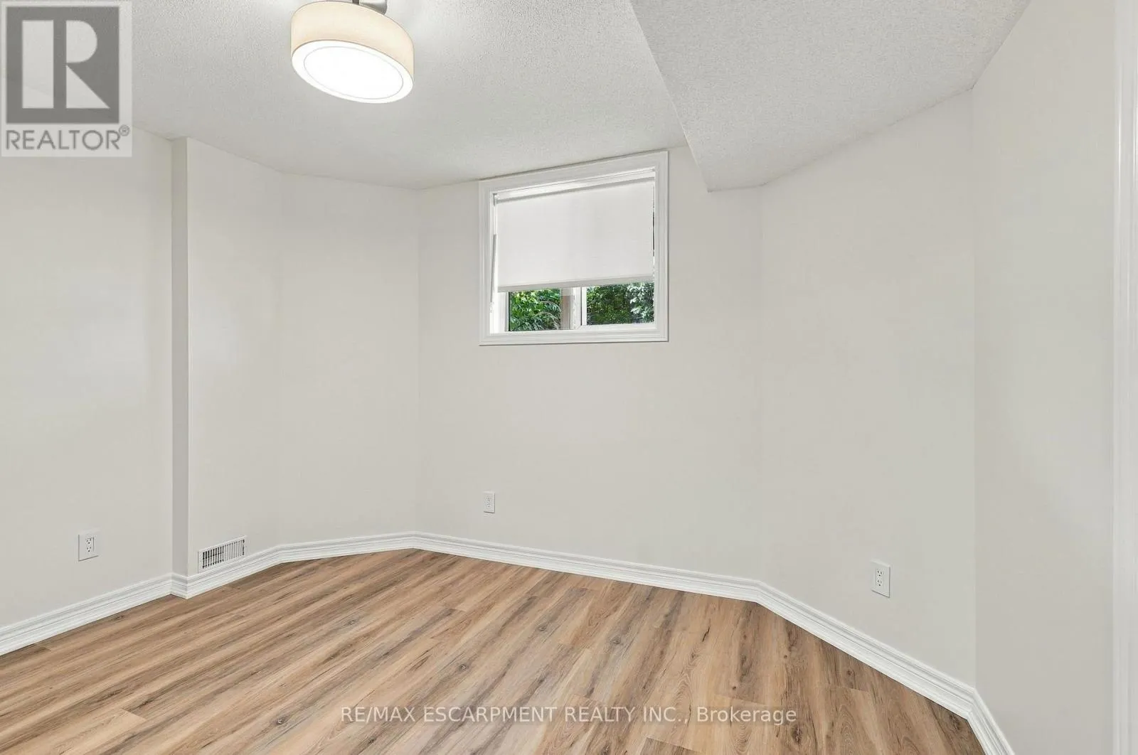 15 DALRYMPLE DRIVE
