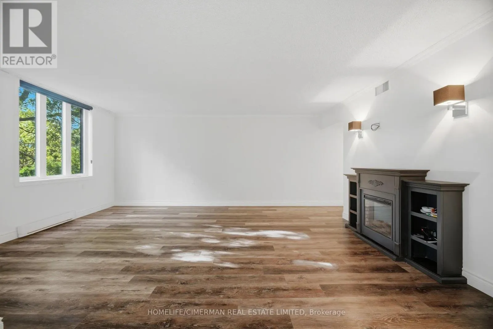 320 - 150 WILSON STREET W