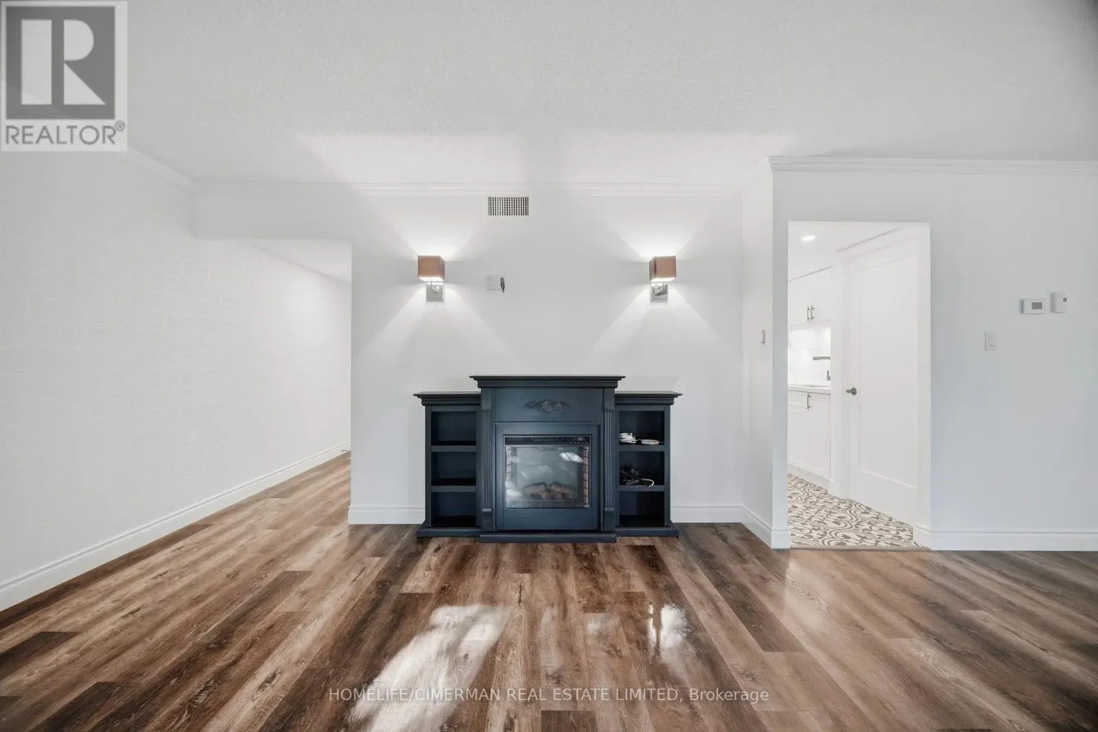 320 - 150 WILSON STREET W