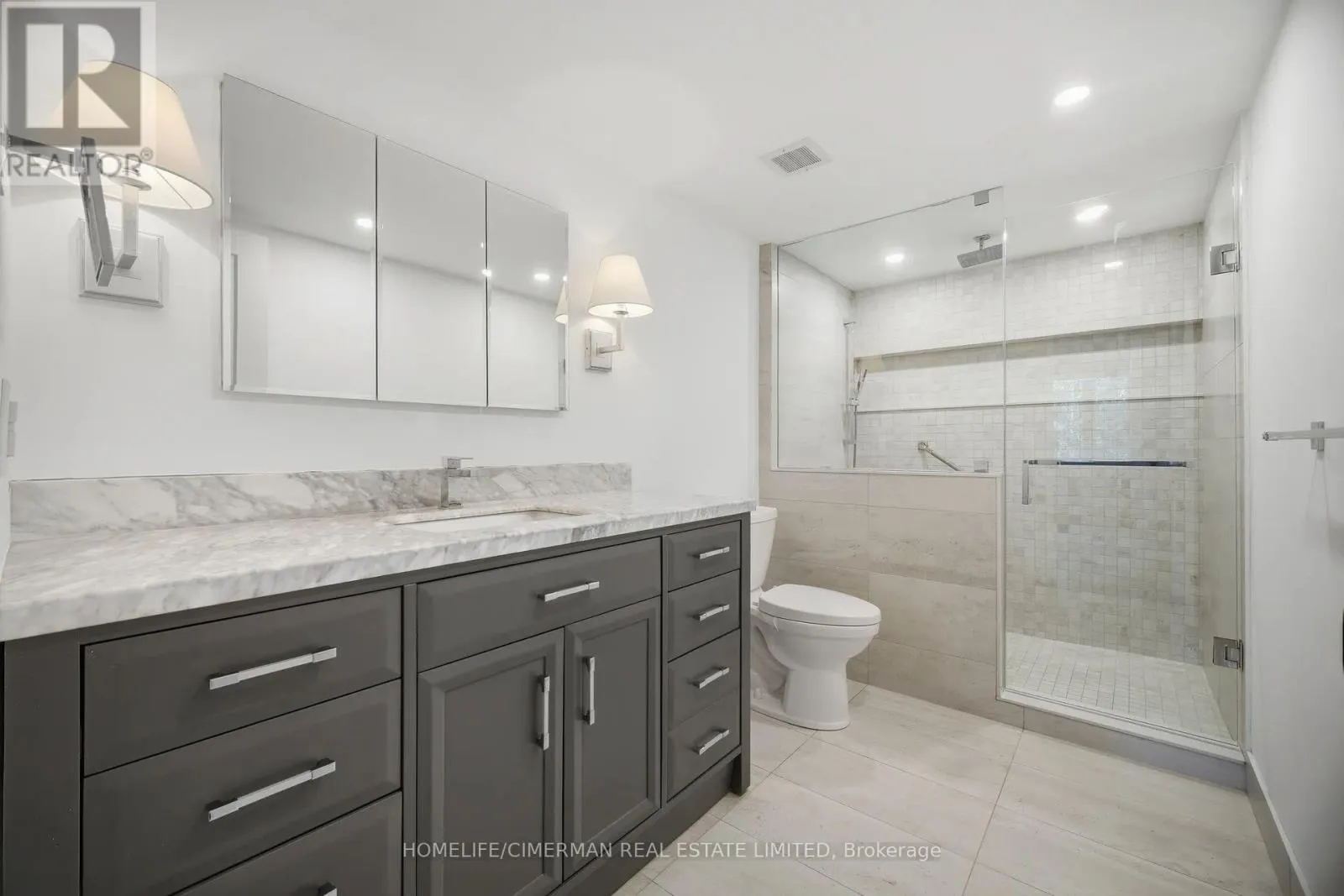 320 - 150 WILSON STREET W