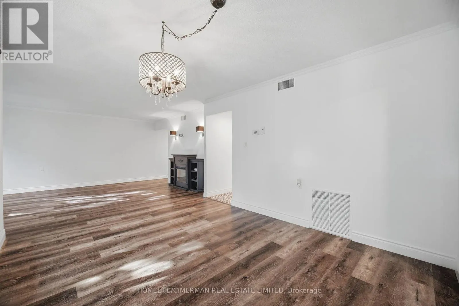 320 - 150 WILSON STREET W