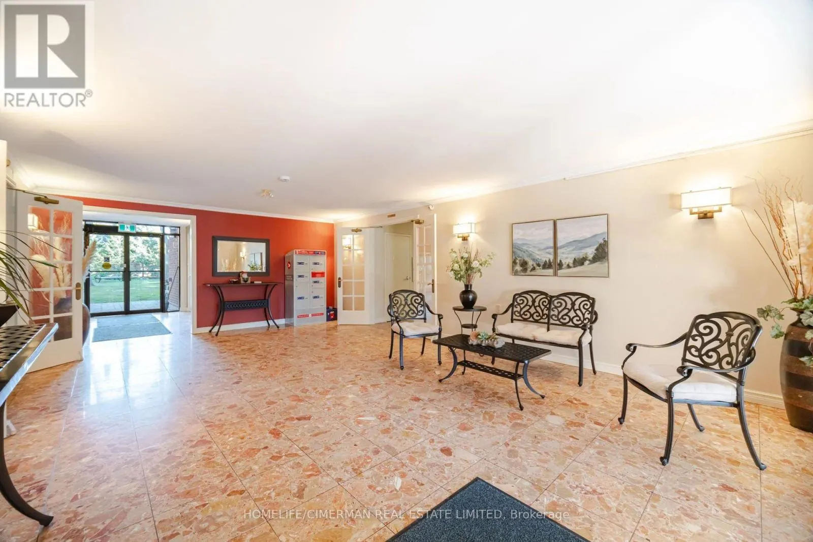 320 - 150 WILSON STREET W