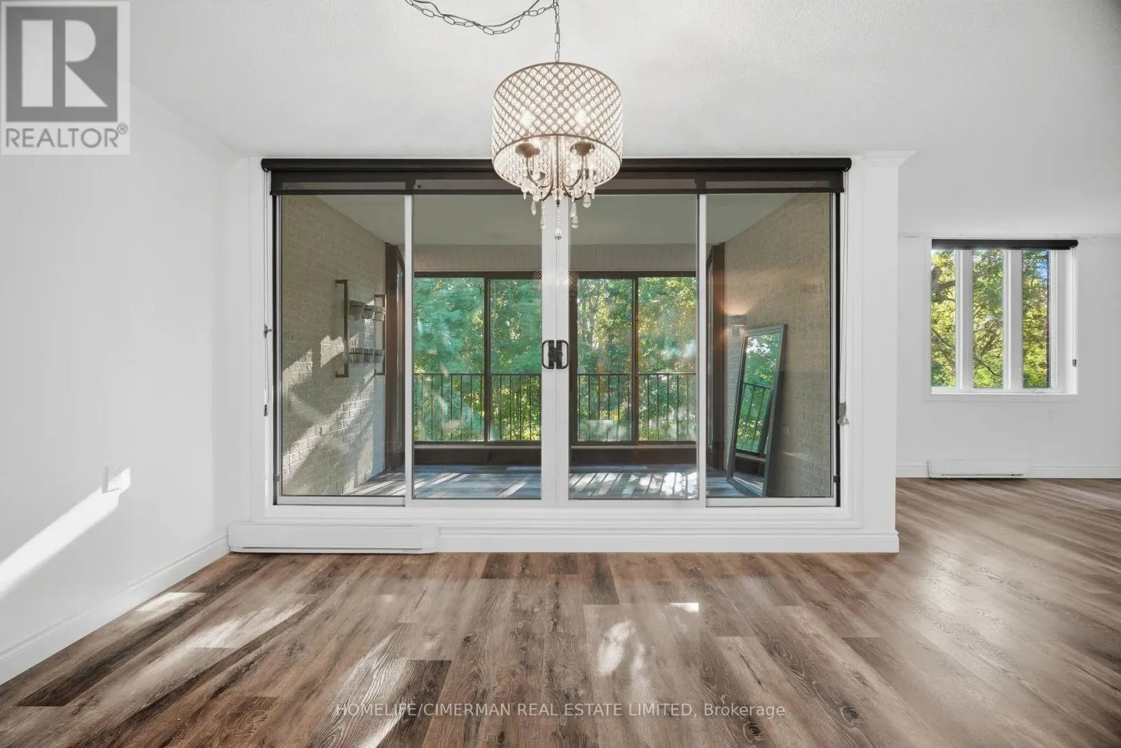 320 - 150 WILSON STREET W