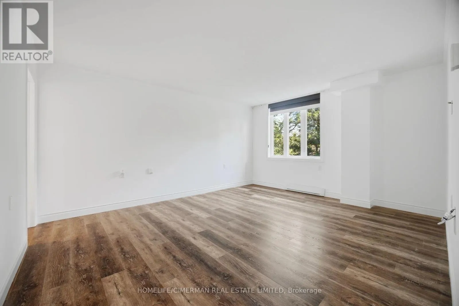 320 - 150 WILSON STREET W