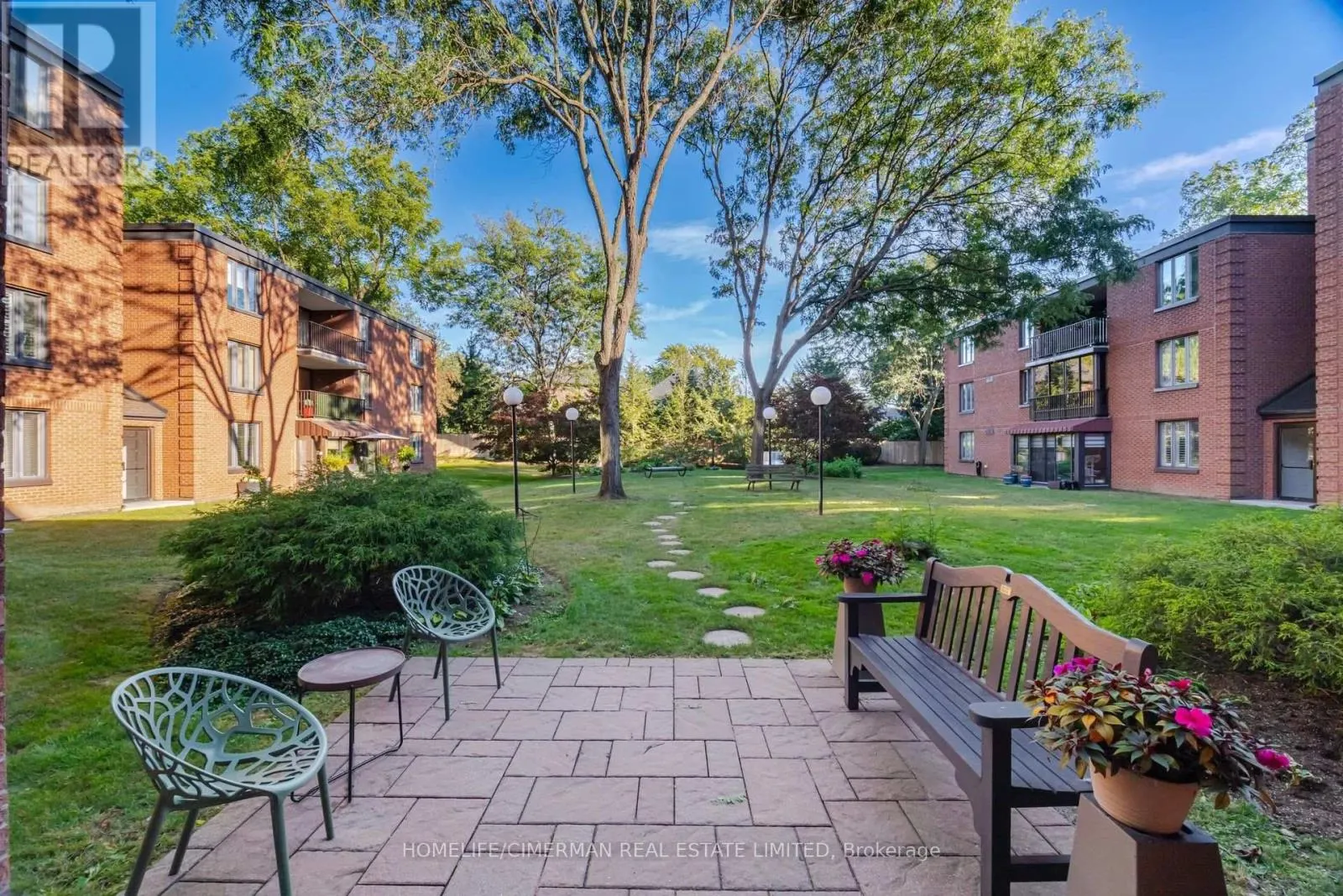 320 - 150 WILSON STREET W