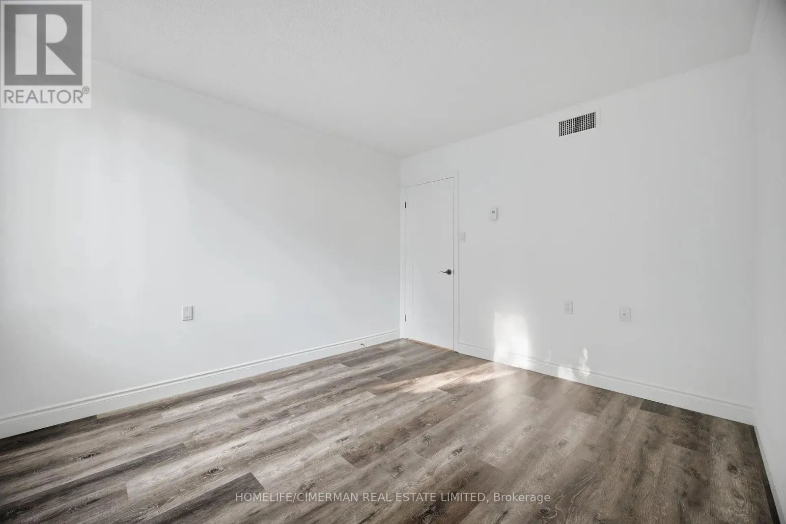 320 - 150 WILSON STREET W