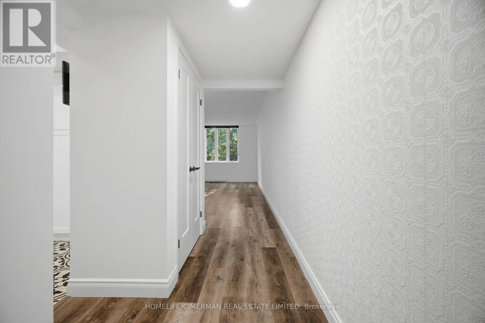 320 - 150 WILSON STREET W