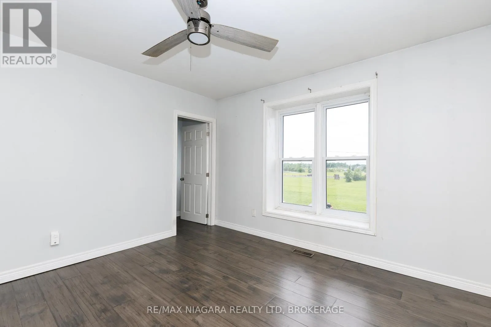 1 - 252 BERTIE STREET #1