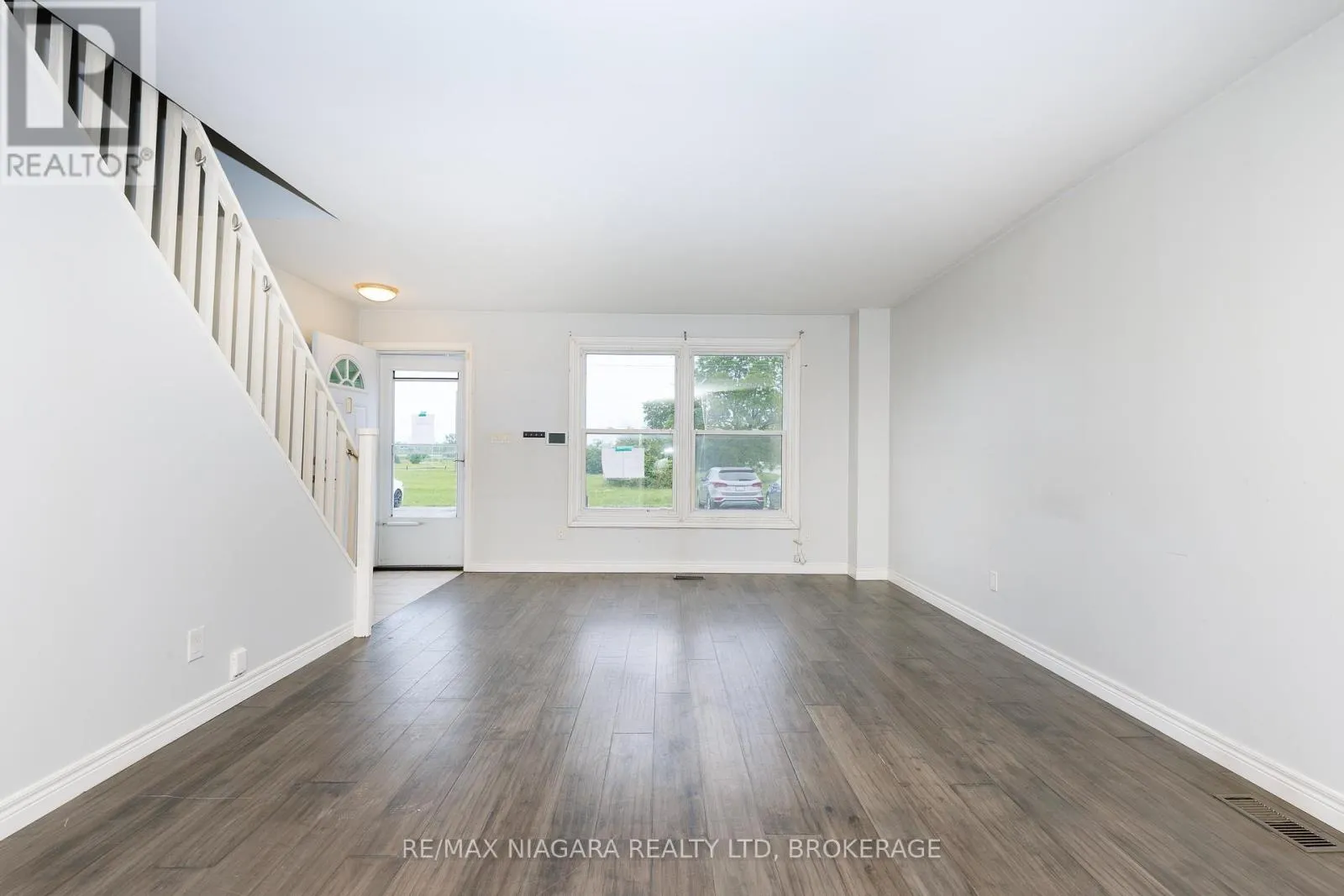 1 - 252 BERTIE STREET #1