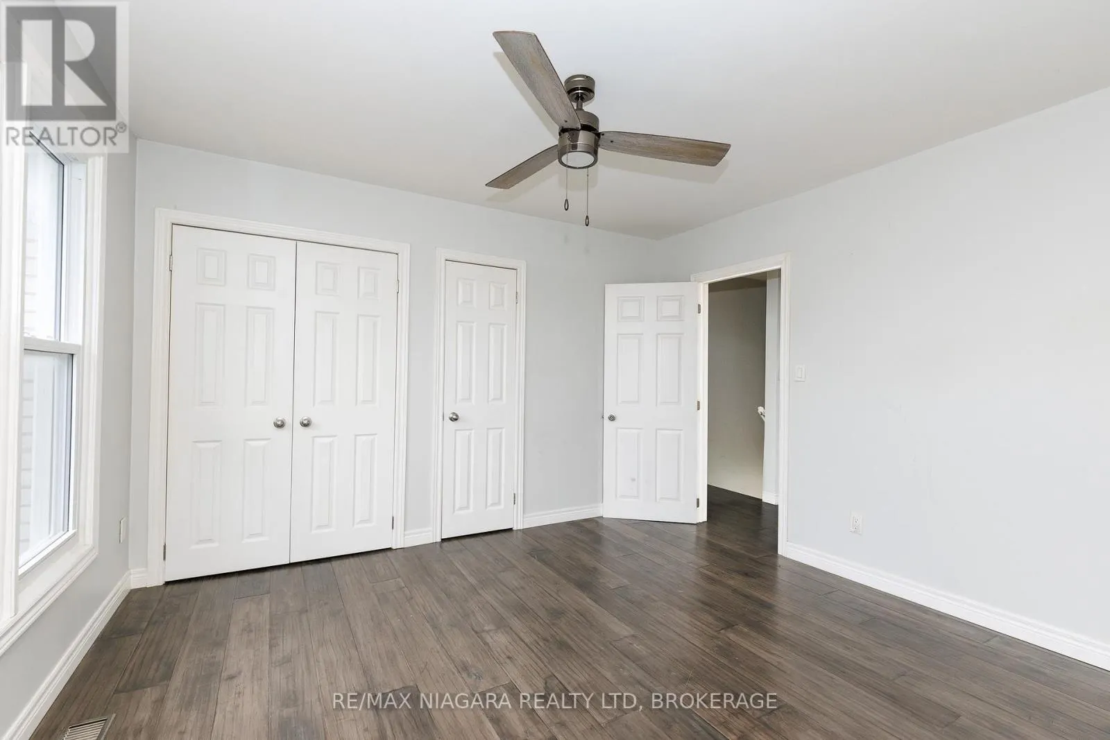 1 - 252 BERTIE STREET #1