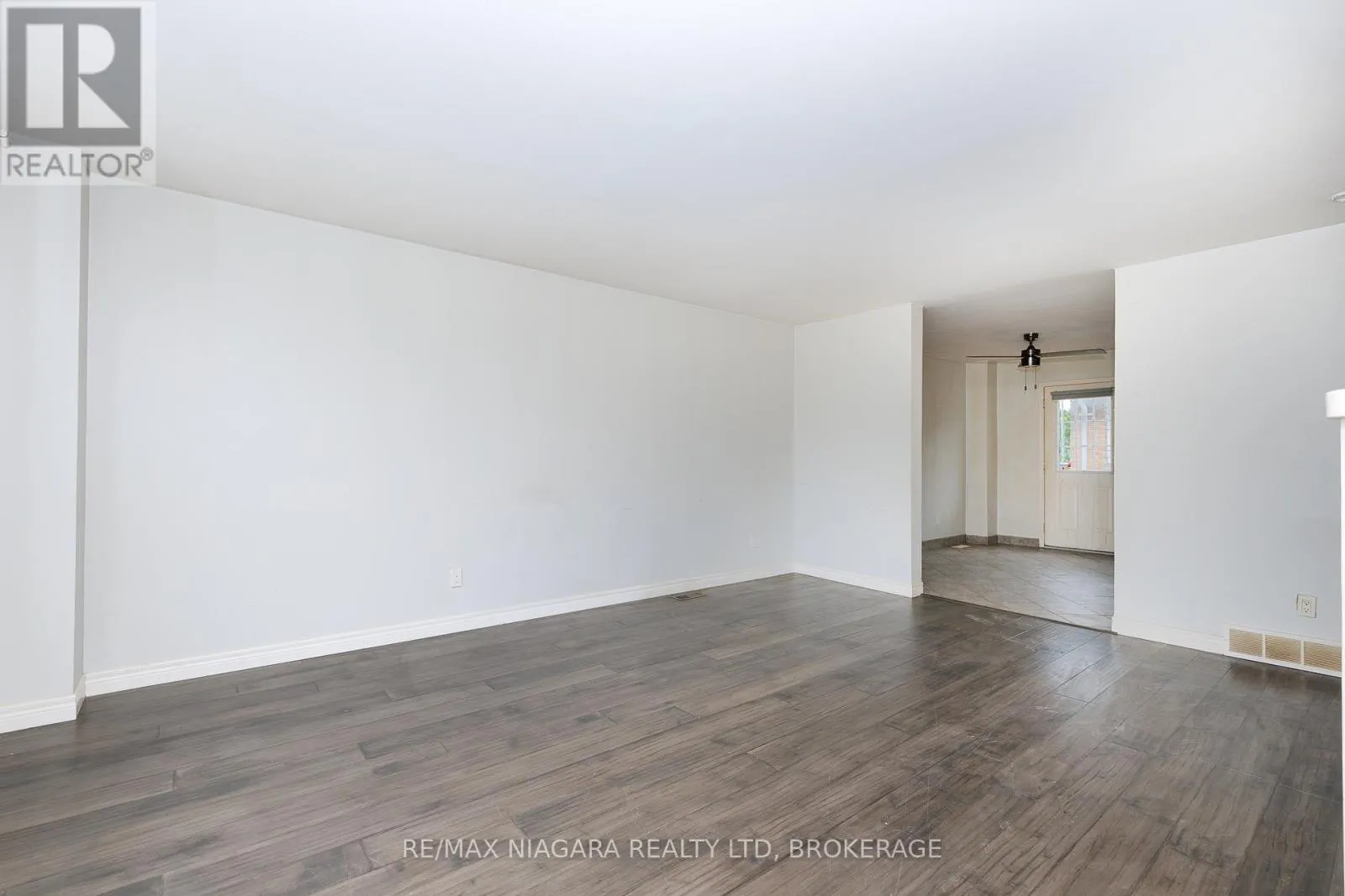 1 - 252 BERTIE STREET #1
