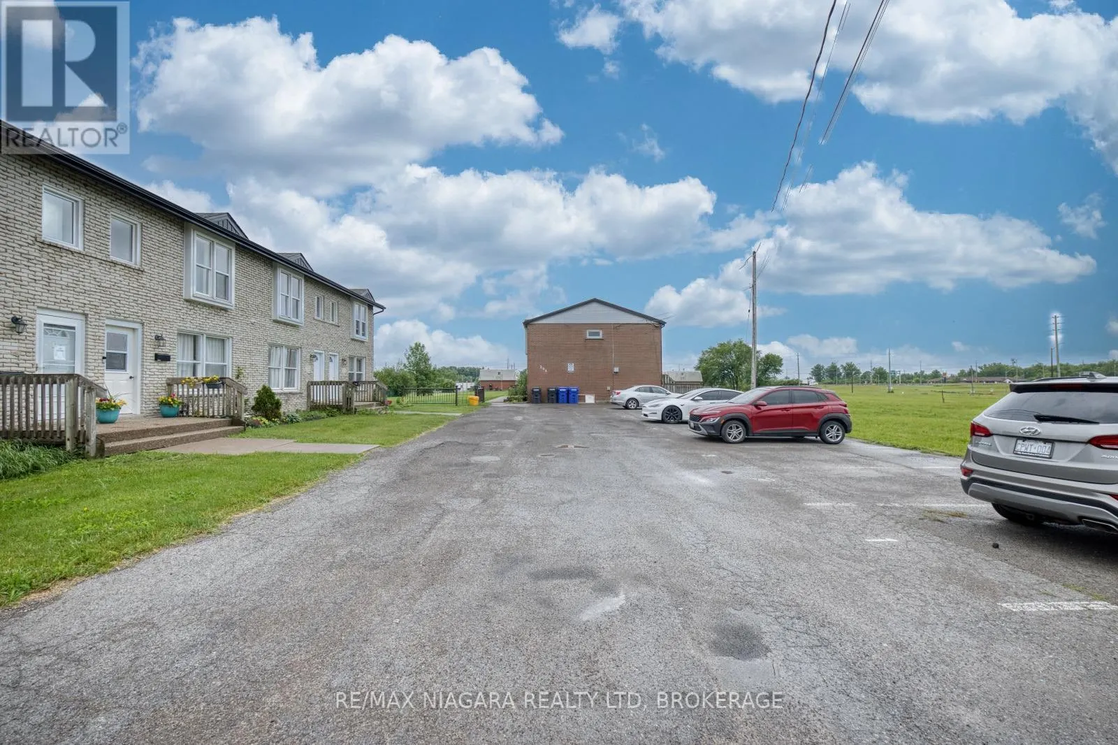 1 - 252 BERTIE STREET #1