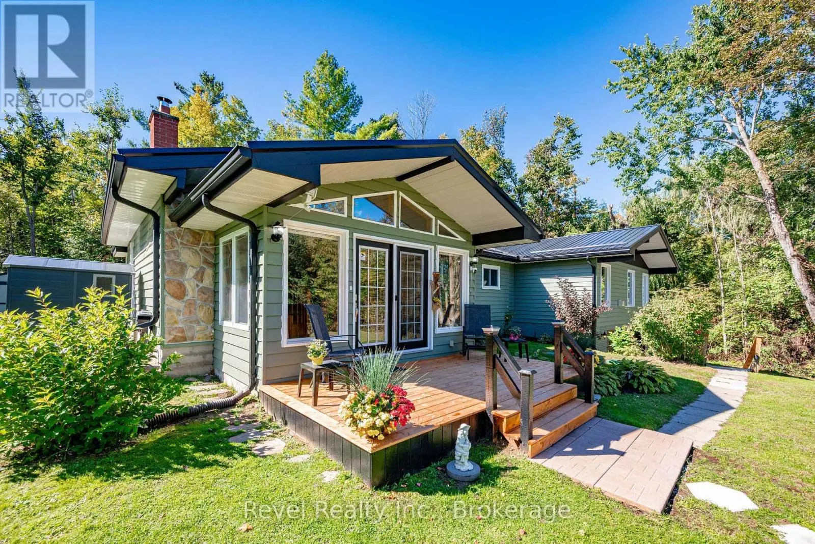 12 ALPINE CRESCENT