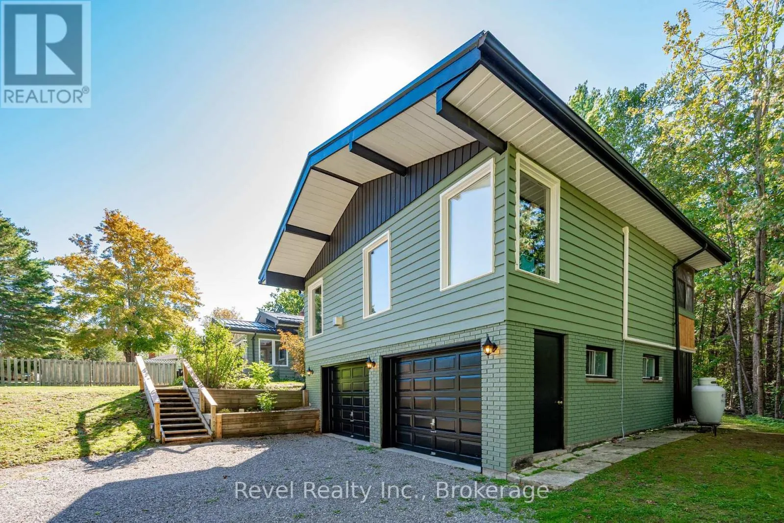 12 ALPINE CRESCENT
