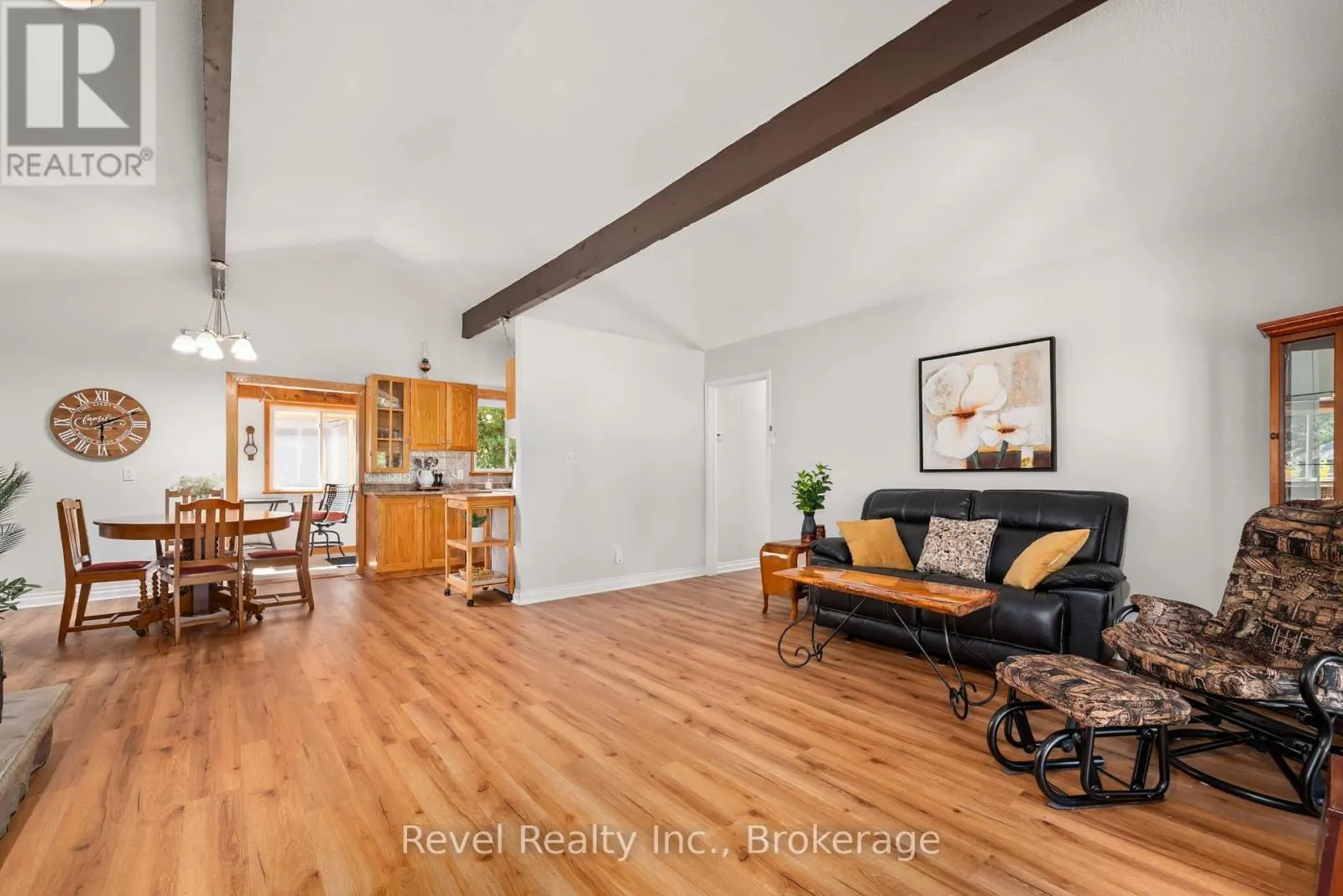 12 ALPINE CRESCENT