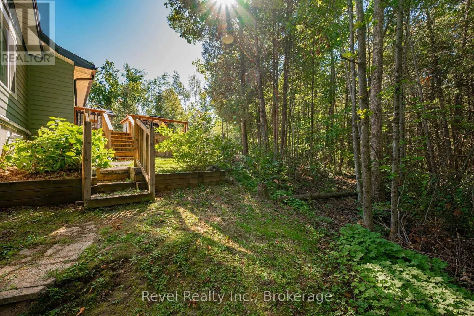 12 ALPINE CRESCENT
