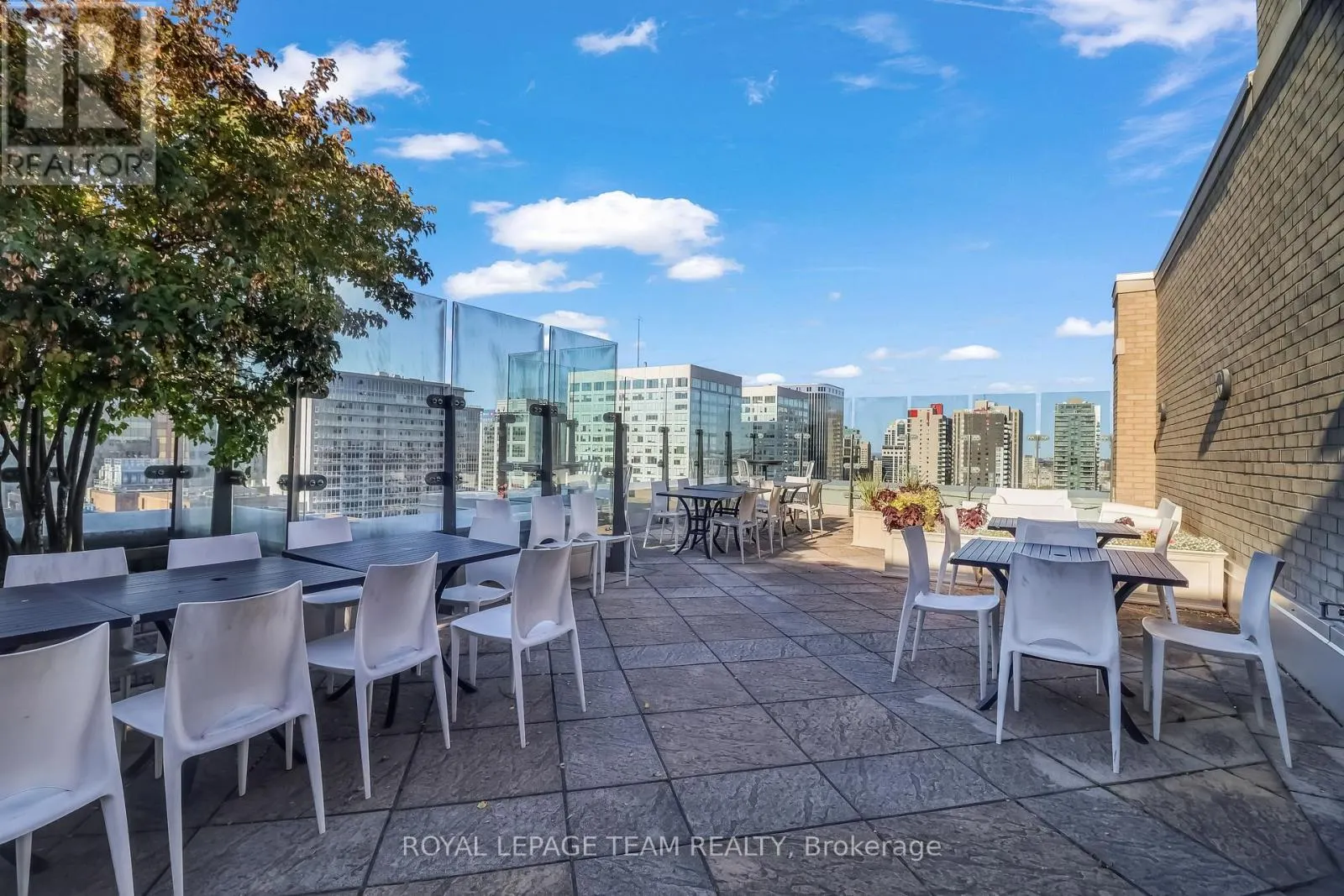 414 - 235 KENT STREET