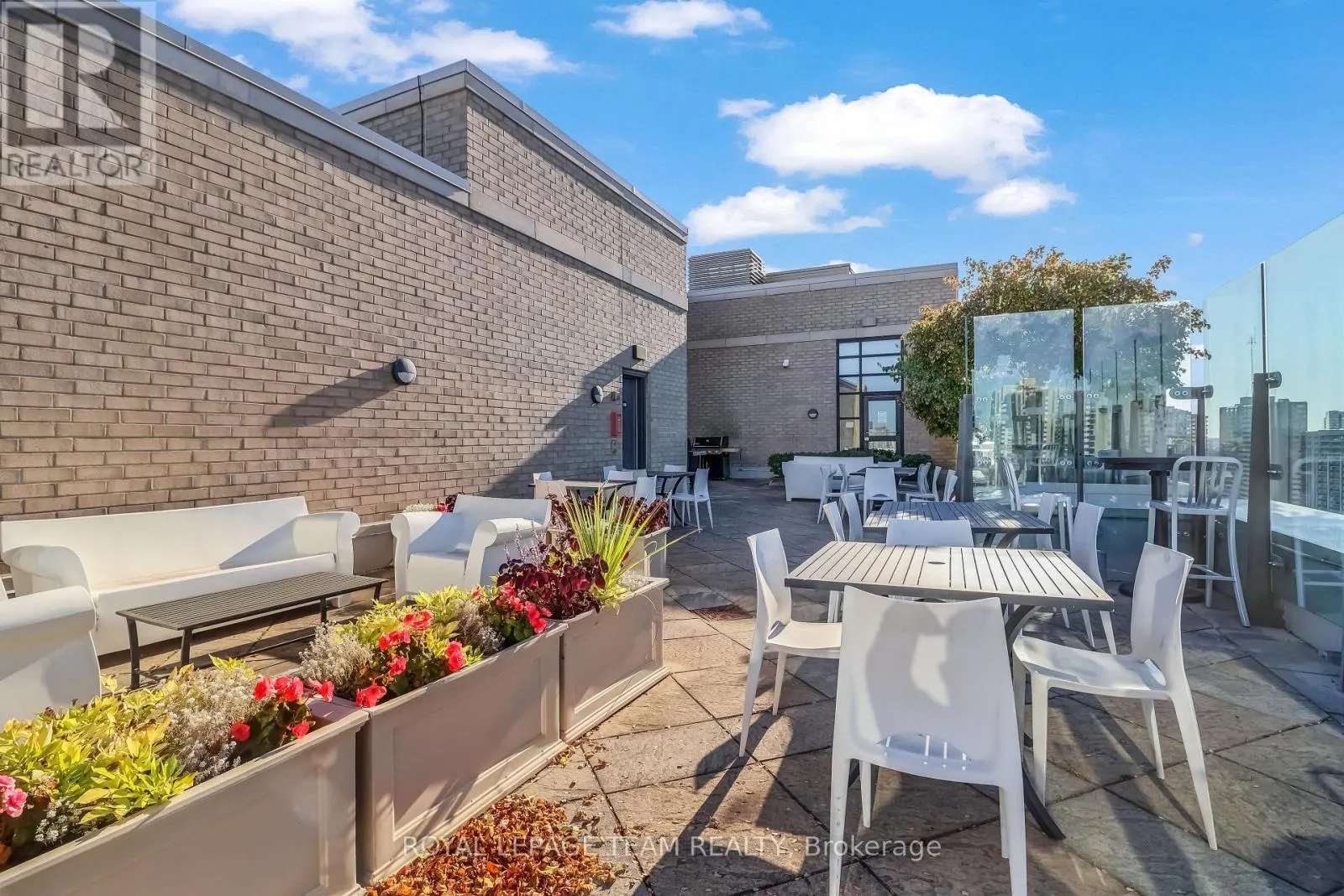 414 - 235 KENT STREET
