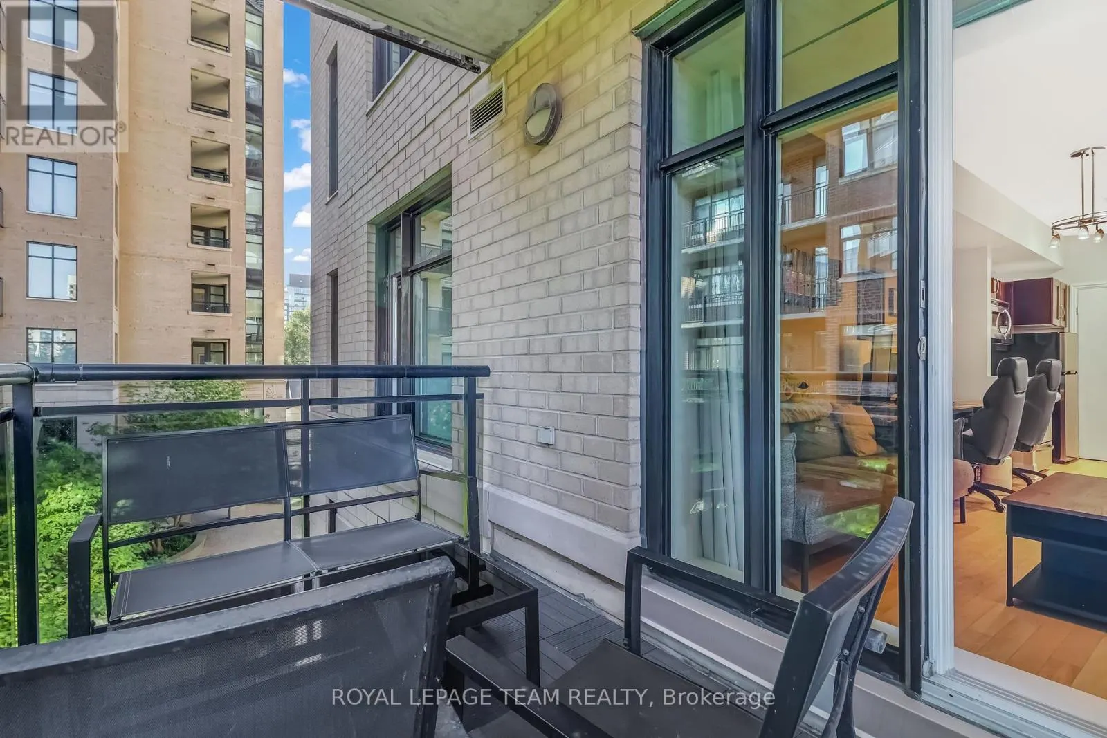 414 - 235 KENT STREET