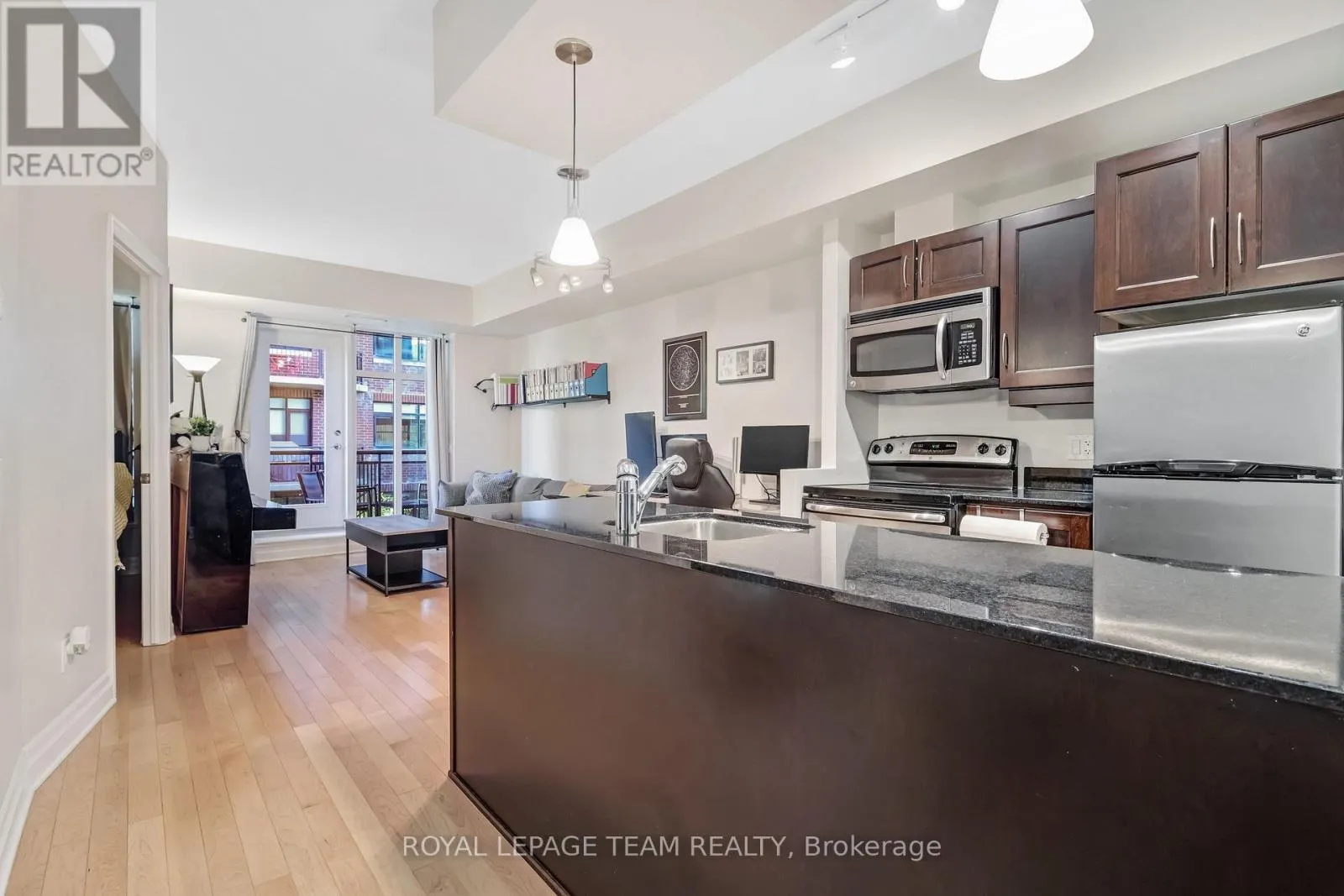 414 - 235 KENT STREET