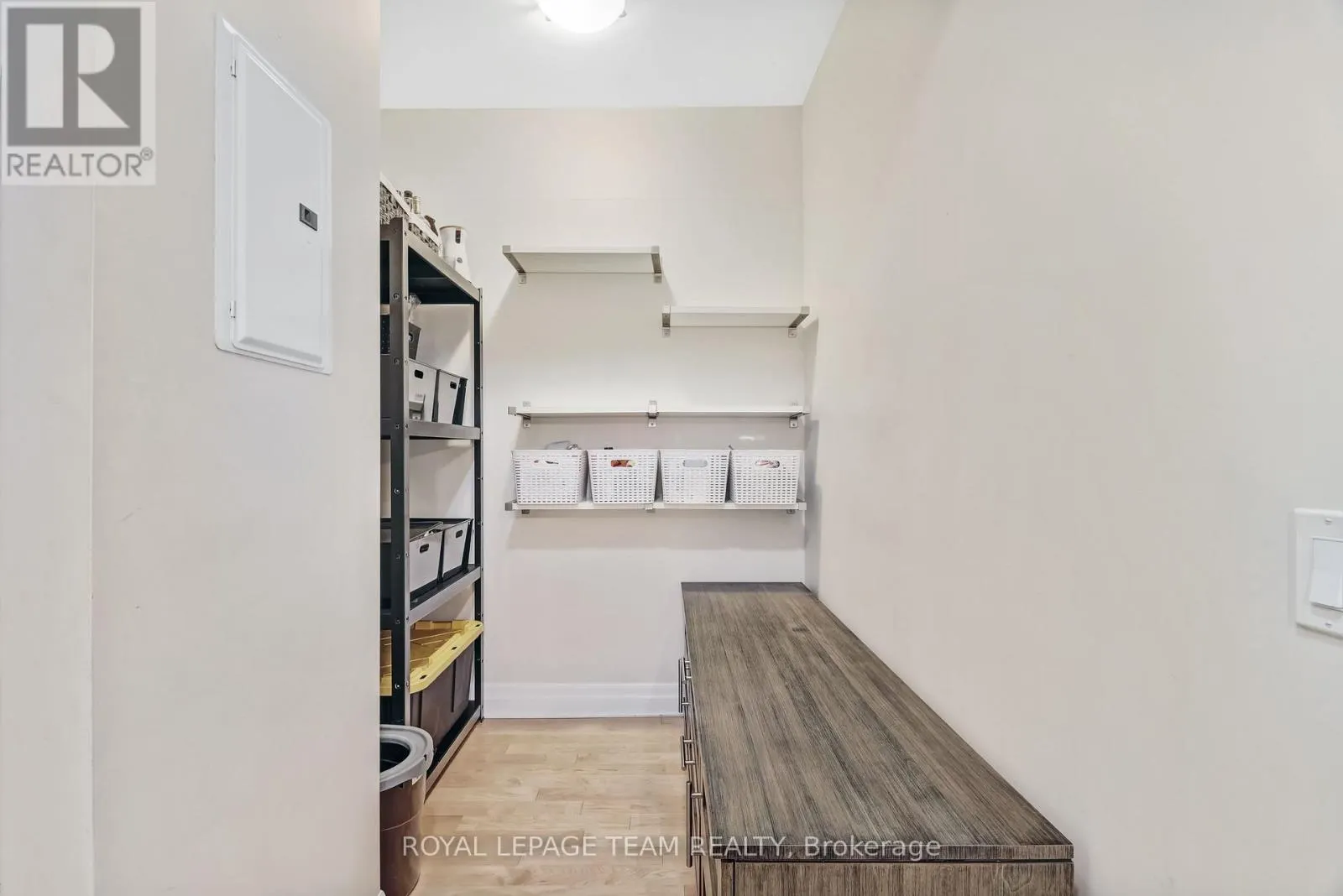 414 - 235 KENT STREET