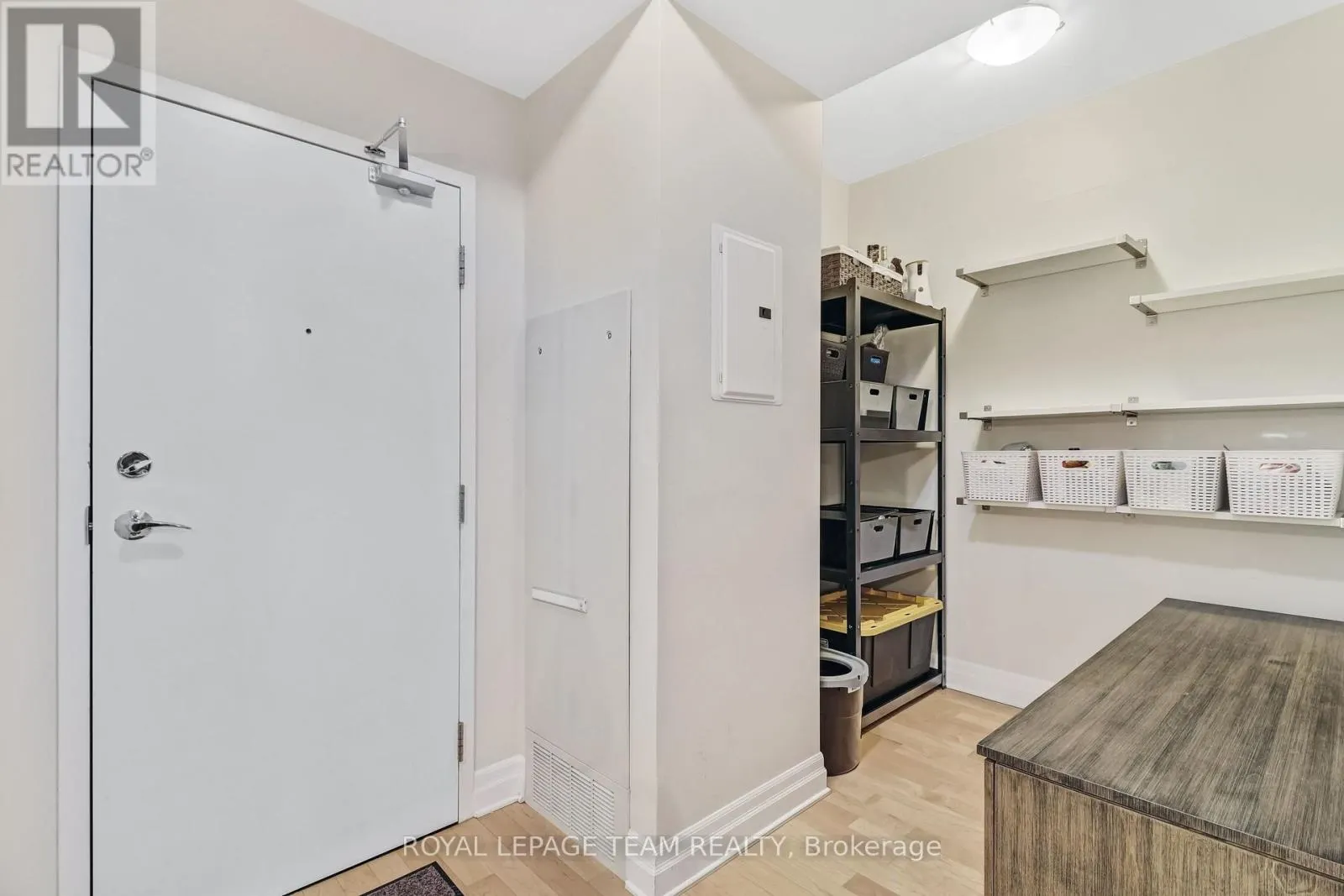 414 - 235 KENT STREET