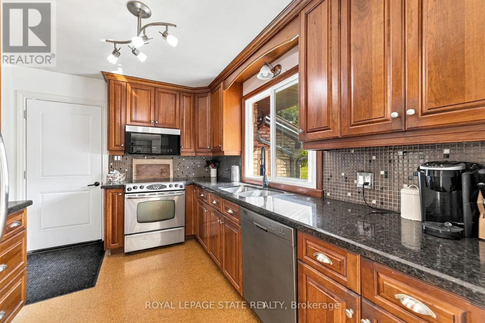 380 HALDIMAND TRAIL