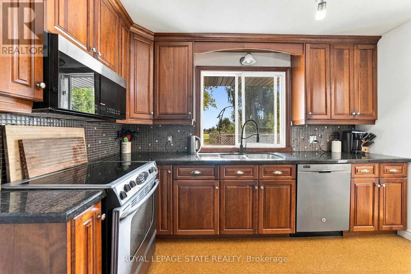 380 HALDIMAND TRAIL