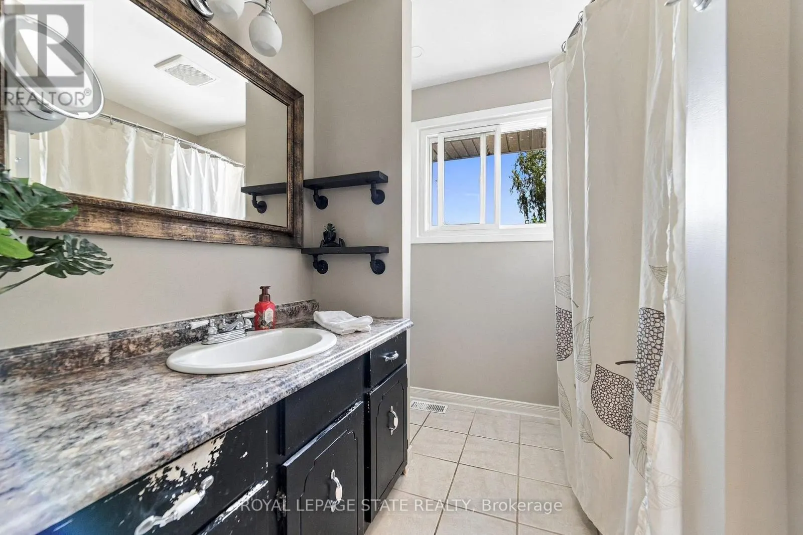 380 HALDIMAND TRAIL