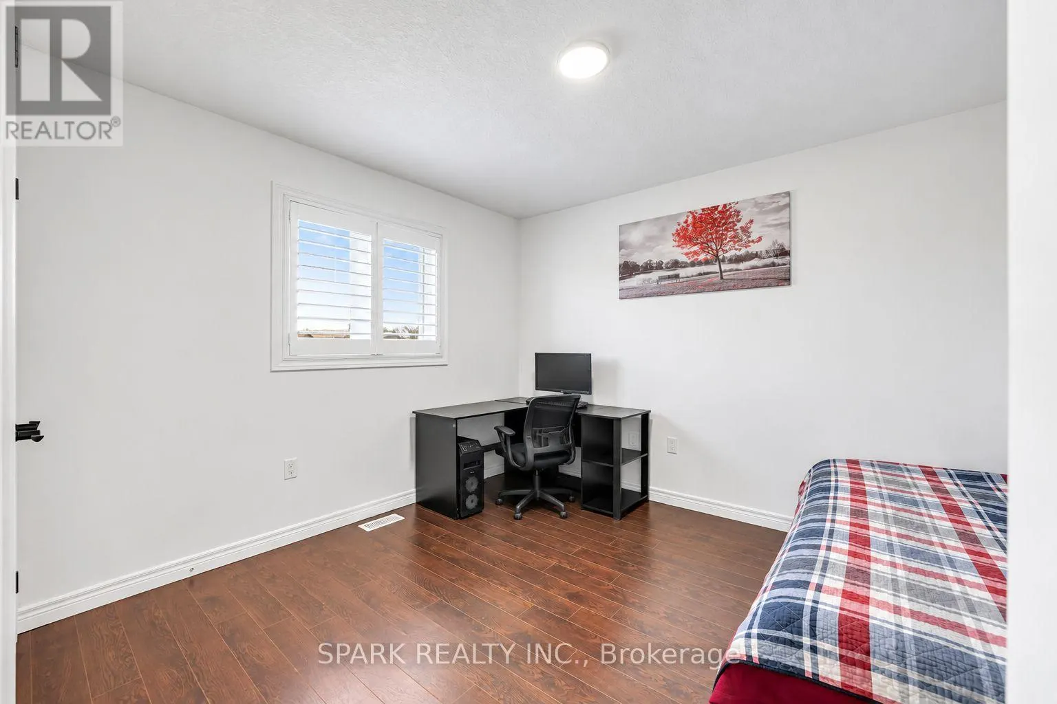 4 CUTTS CRESCENT
