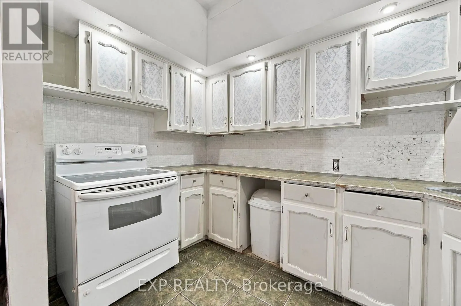 15 MARGERY ROAD