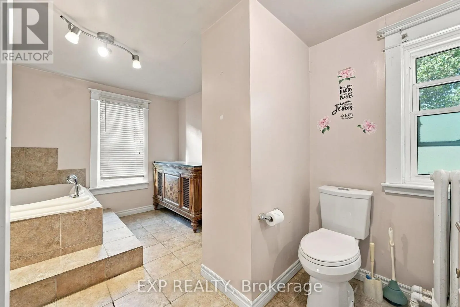 15 MARGERY ROAD