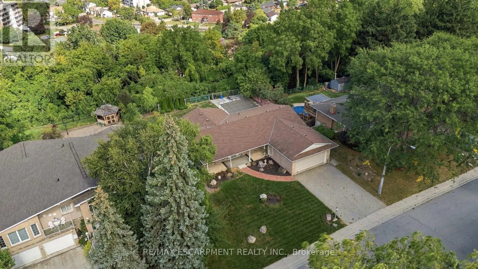 26 LESLIE DRIVE