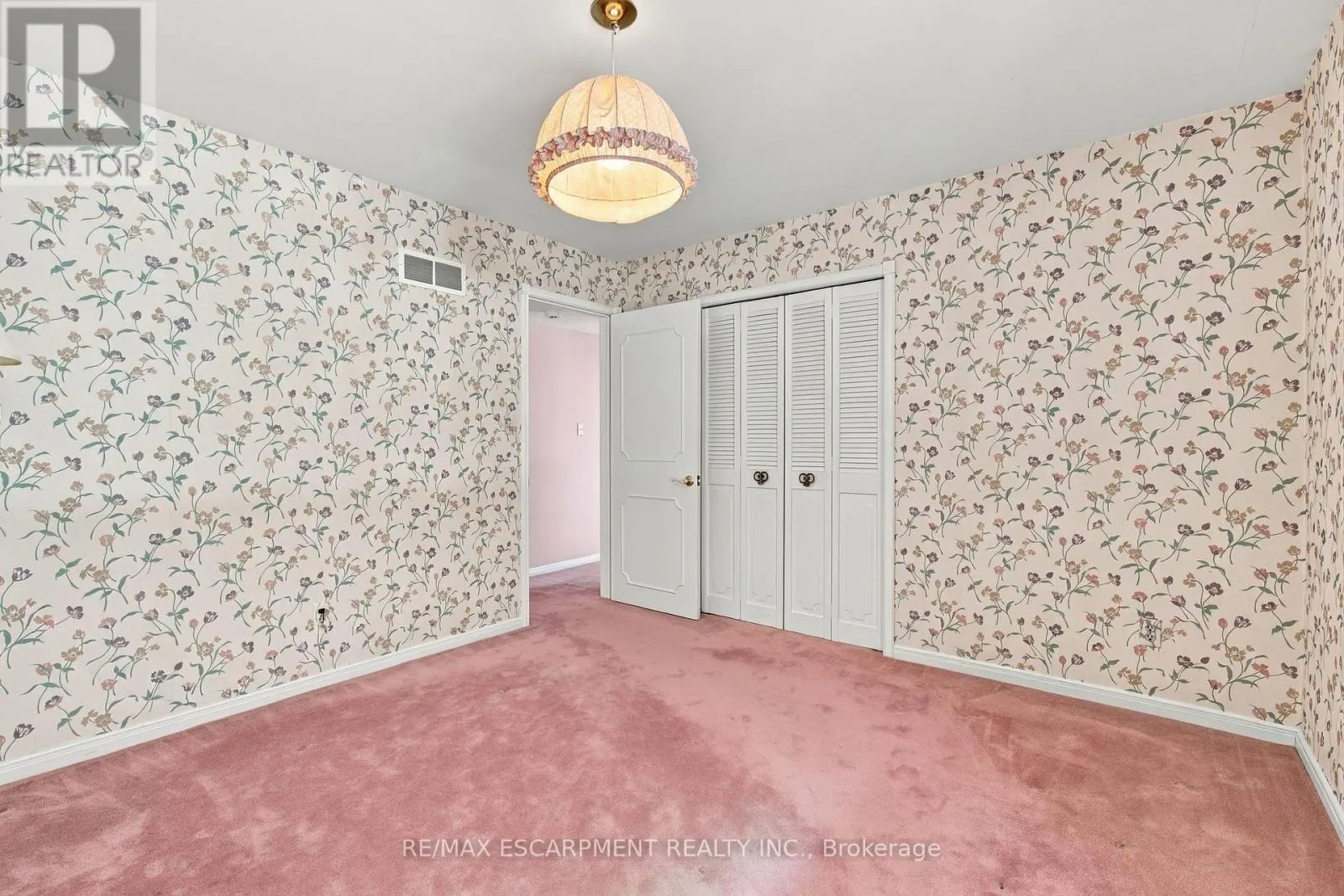 26 LESLIE DRIVE